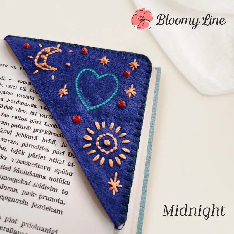 Fourovo Bloomy Line - Personalized Hand Embroidered Corner Bookmark